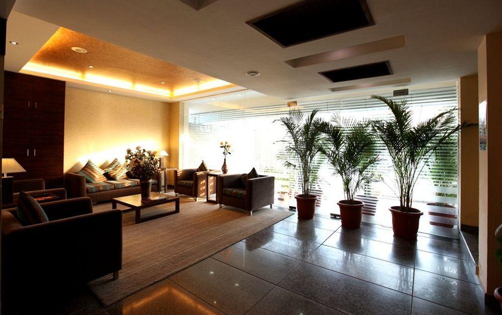 Crossroads Hotel Gurgaon Esterno foto
