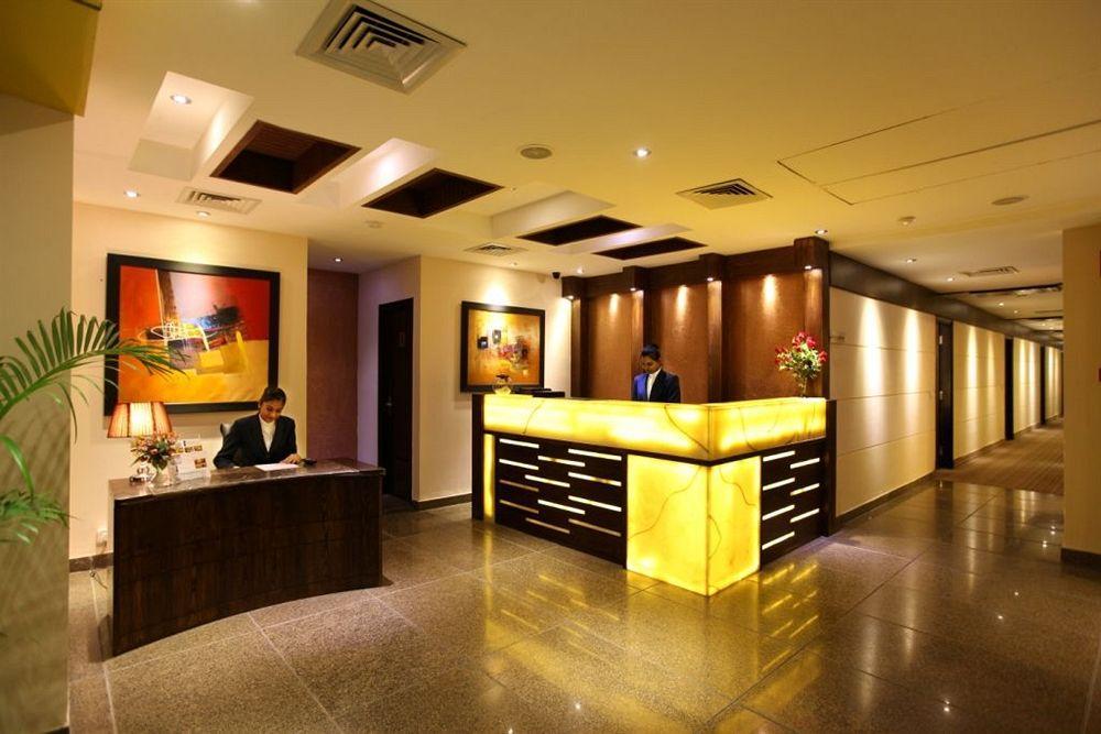 Crossroads Hotel Gurgaon Esterno foto