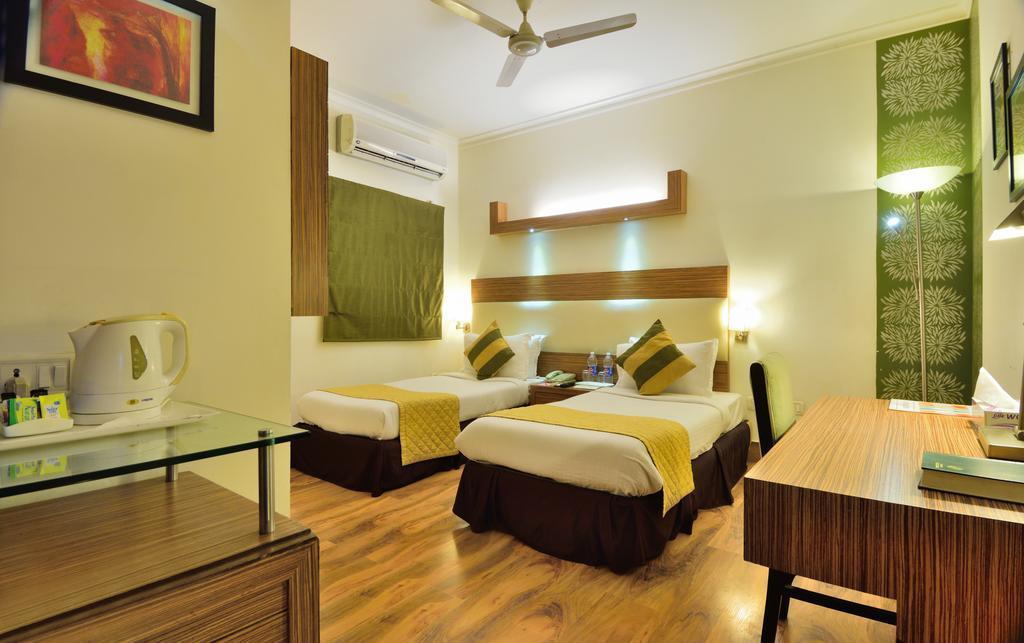Crossroads Hotel Gurgaon Esterno foto