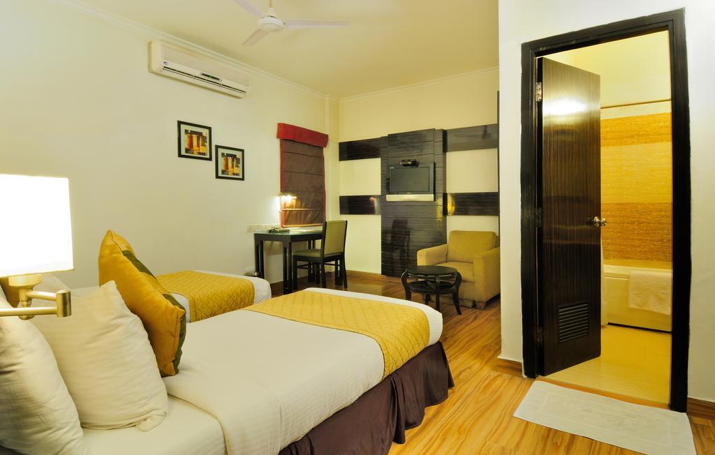 Crossroads Hotel Gurgaon Esterno foto