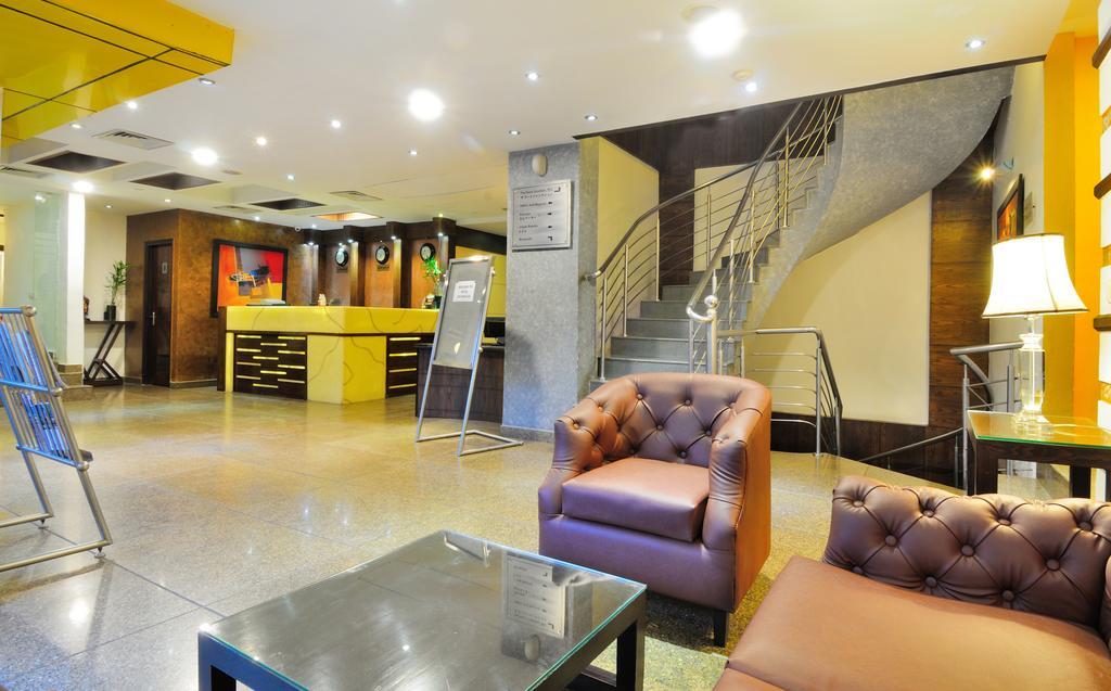 Crossroads Hotel Gurgaon Esterno foto