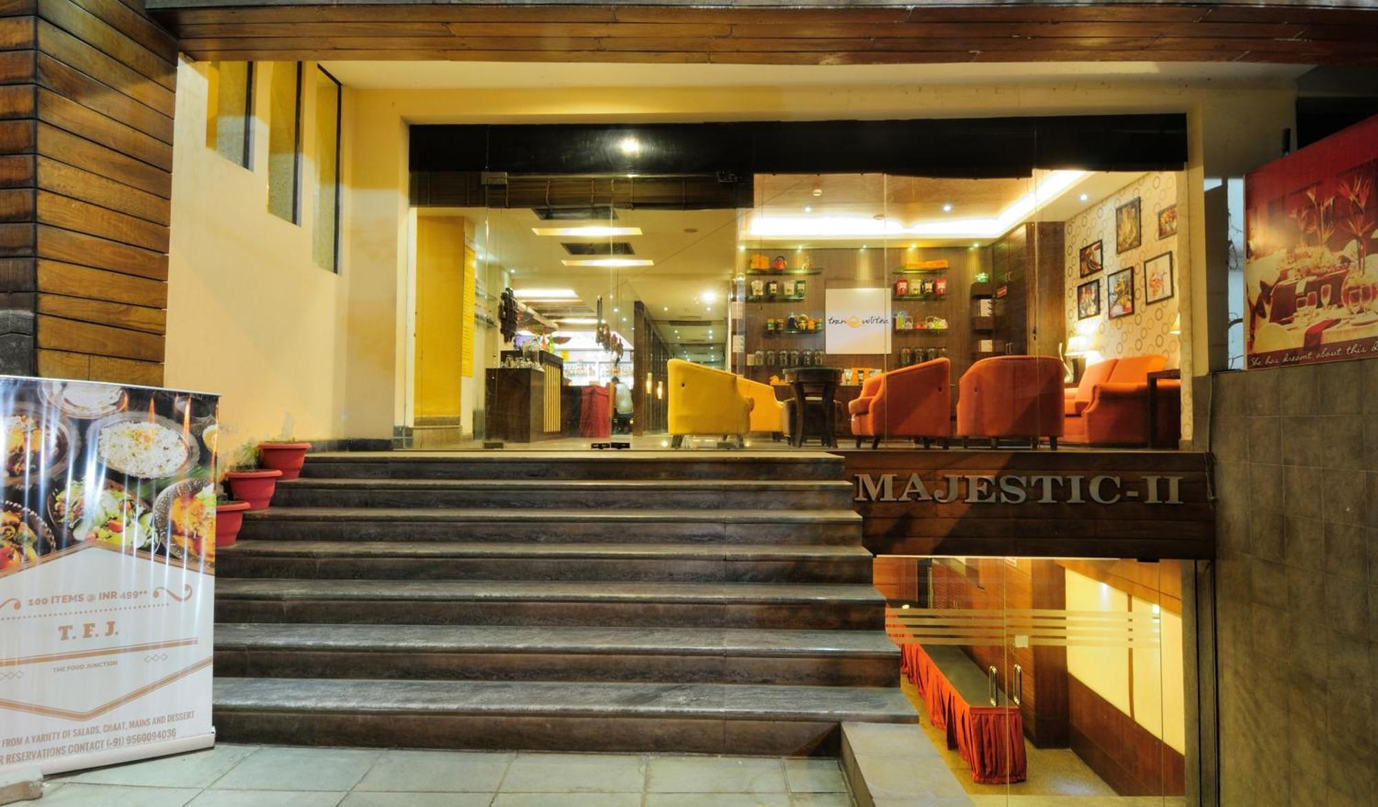 Crossroads Hotel Gurgaon Esterno foto